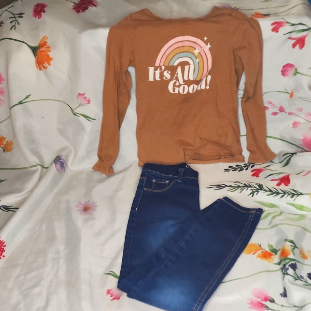 GIRLS Brown Graphic Long Sleeve Shirt and Blue Jeans